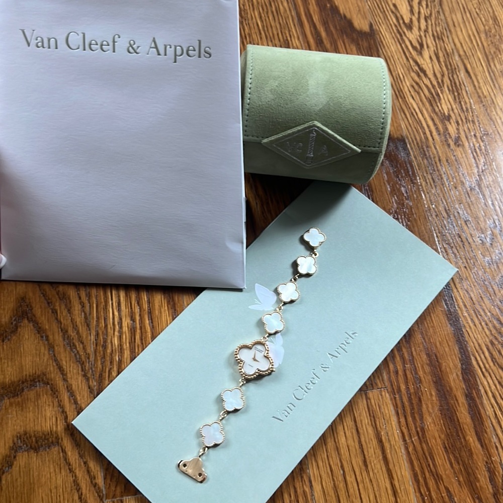 Authentic Van Cleef & Arpels Gold Al Hambra Bracelet Watch - Picture 7 of 7